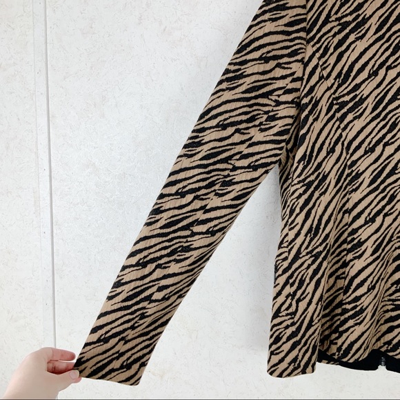 Laura Ashley zebra print zip jacket with pockets - Picture 4 of 11
